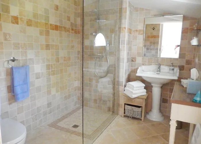 D'hote Le Prelude בית הארחה