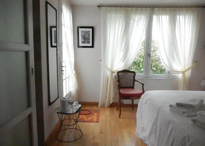 D'hote Le Prelude בית הארחה